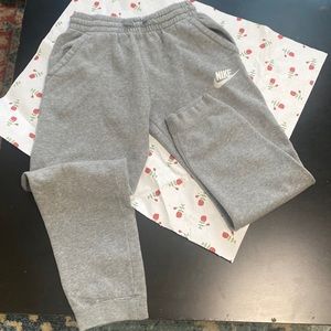 Nike sweatpants gently worn war and cozy